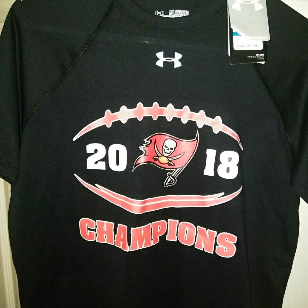 🏈NWT Under Armour Under the Lights Flag Football
